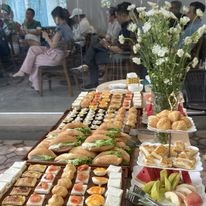 Tiệc họp mặt tại quán cafe