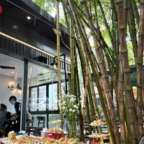 Tiệc họp mặt tại quán cafe